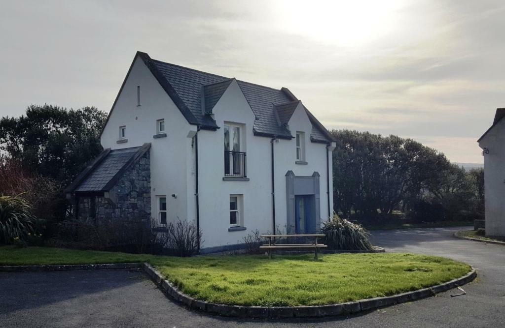 Doolin Court Villa Buitenkant foto